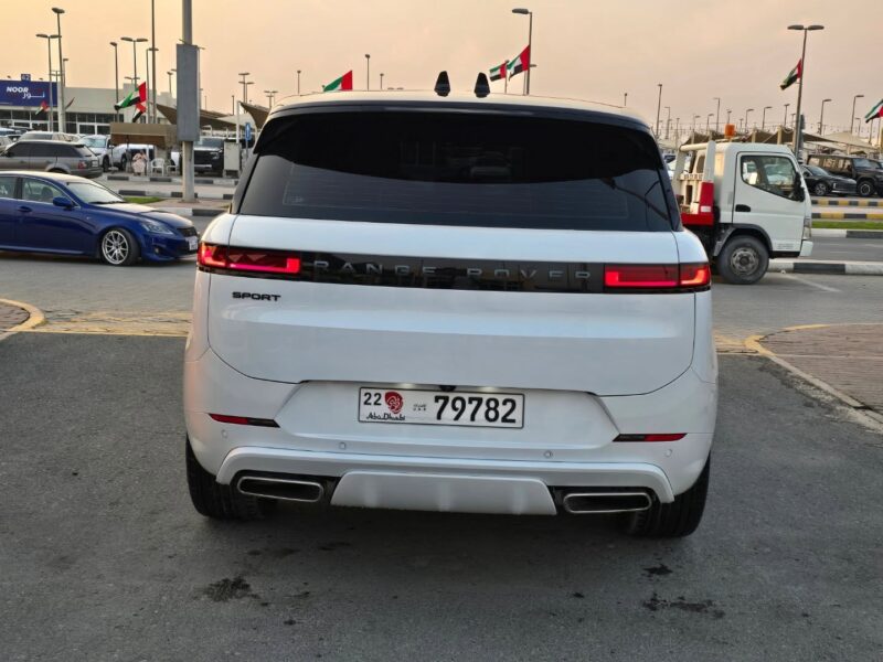 2025 Land Rover Range Rover Sport 3.0-liter turbocharged inline-six Cylinder White