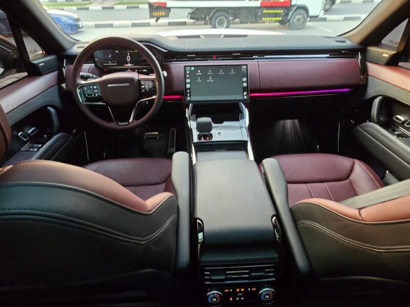 2025 Land Rover Range Rover Sport 3.0-liter turbocharged inline-six Cylinder White