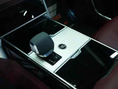 2026 Land Rover Range Rover AUTOBIOGRAPHY 8 Cylinder Black Burgundy