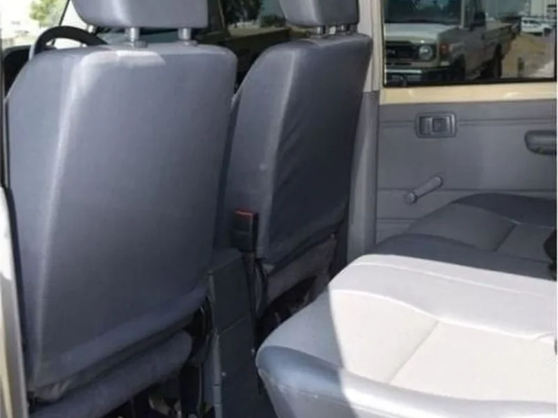 Toyota Land Cruiser Pick Up 4.5L 8 Cylinder 2017 4WD Diesel Manual Beige Grey