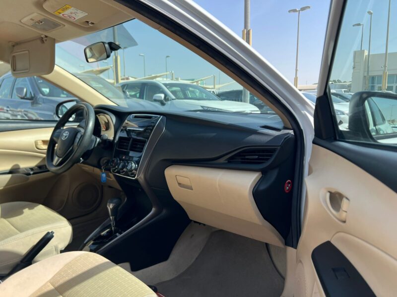 2022 Toyota Yaris1.5 L Engine GCC Specifications White Beige