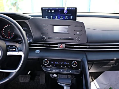 2021 Hyundai Avante Smart 4 Cylinder Engine White Black Sedan