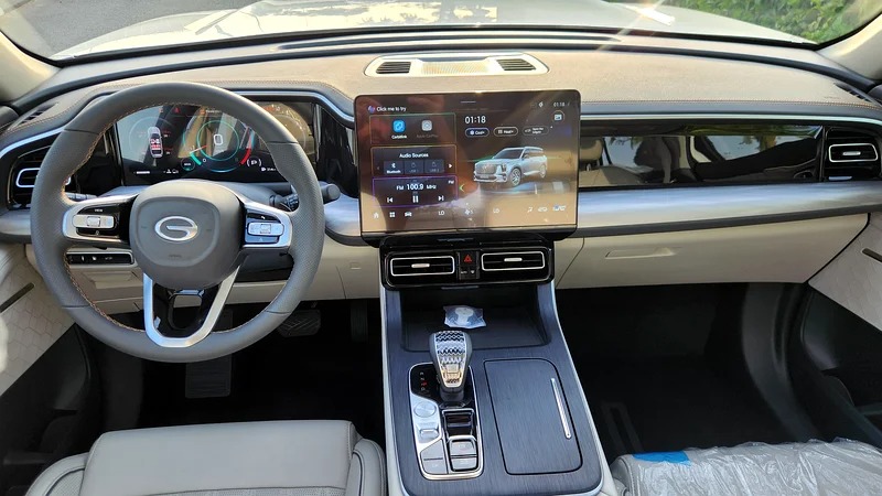 2025 GAC GS8 Other 4-Cylinder Engine White-Beige GCC Specs