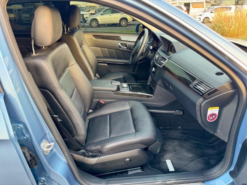 2010 Mercedes-Benz E 350 3.5-liter V6 Engine Blue Black