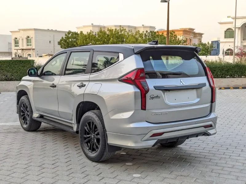 2021 Mitsubishi Montero Sport Signature Edition 6 Cylinders Engine Silver Red