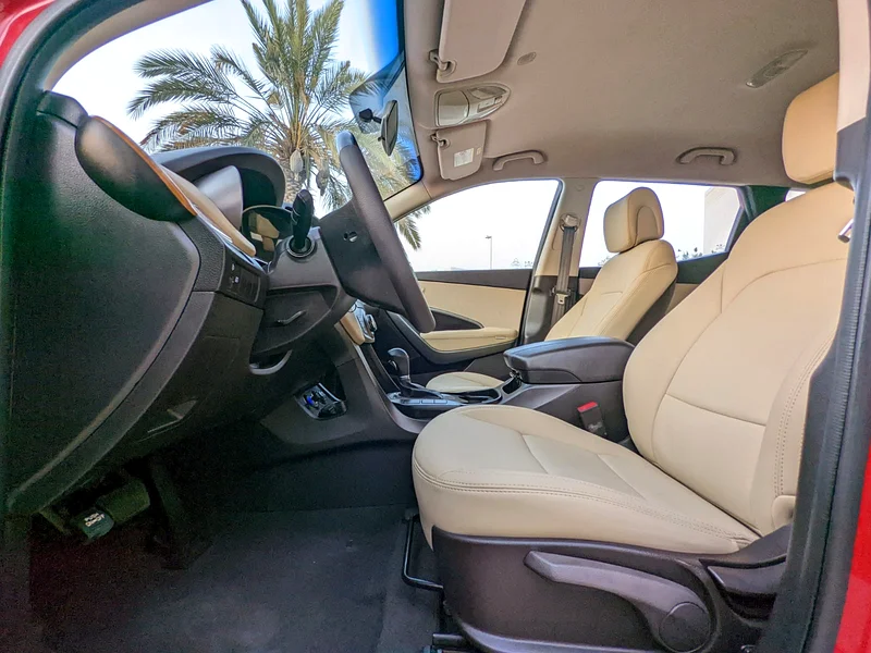 2016 Hyundai Santa Fe Comfort Plus 4 Cylinders Engine Red Beige SUV