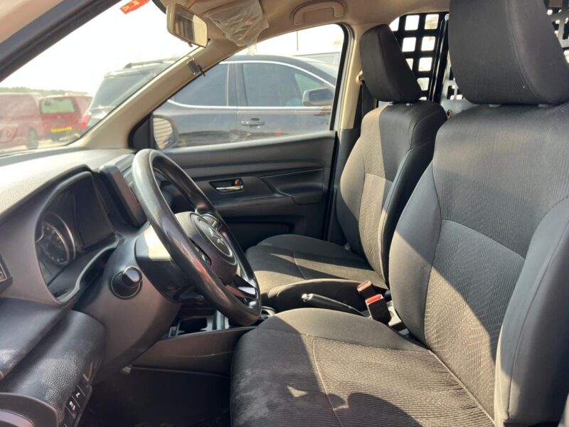 2022 Suzuki Ertiga Automatic GCC Specs V4 White Black