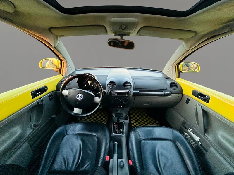 2001 Volkswagen Beetle Standard CLEAN CAR LOW MILEAGE Yellow Black