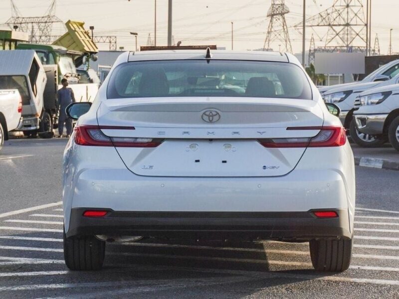 2025 Toyota Camry LE HEV 2.5L 4 Cylinder Engine Hybrid White Beige