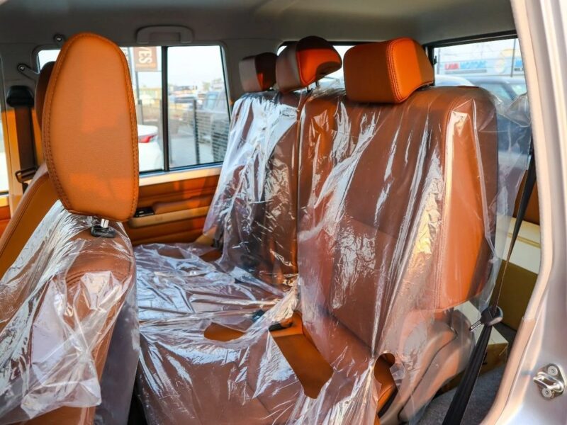 2025 Toyota Land Cruiser 70 DLX 4.0L -Door Hardtop Full Option Silver Tan