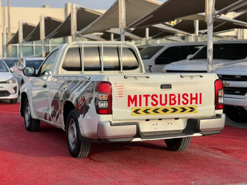 2022 Mitsubishi L200 S/C Manual GCC White-Grey