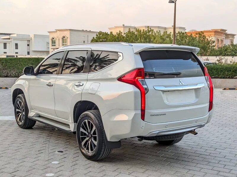 2017 Mitsubishi Montero Sport GLX 4WD GCC IN EXCELLENT CONDITION White Beige