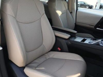 2024 Toyota Sienna 2.5 L Hybrid Powertrain White Beige