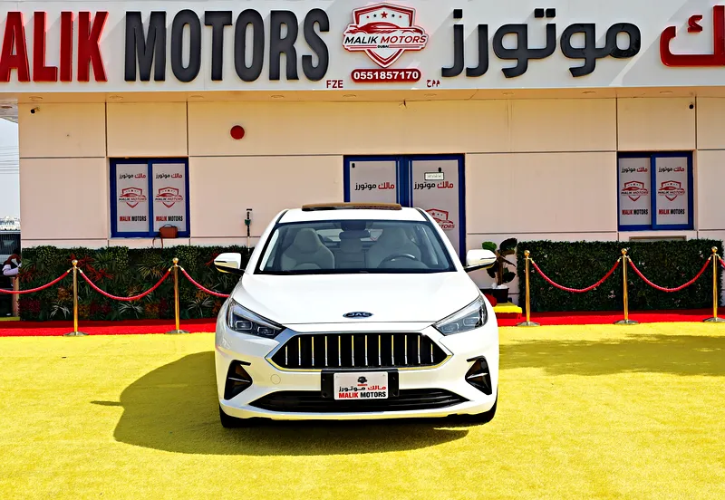 2022 JAC J7 Luxury 4 Cylinders Engine GCC Specs White Sedan