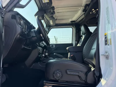 Jeep Wrangler Wrangler 4XE 2.0L Turbo PHEV 2023 White Black