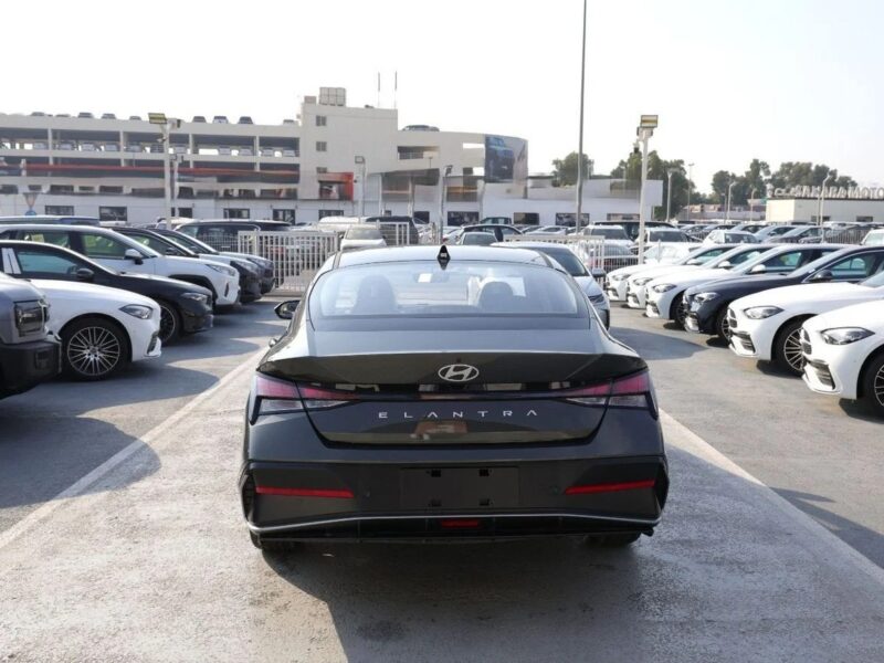 2025 Hyundai Elantra 4 Cylinder Engine Grey Black