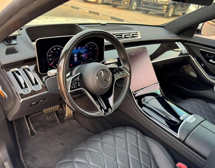 2022 MERCEDES BENZ S580 AMG V8 AUCTION GRADE 4.5/B White Black