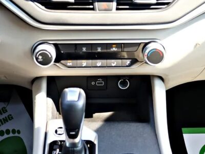 2022 Nissan Altima S 4 Cylinder Engine White Beige