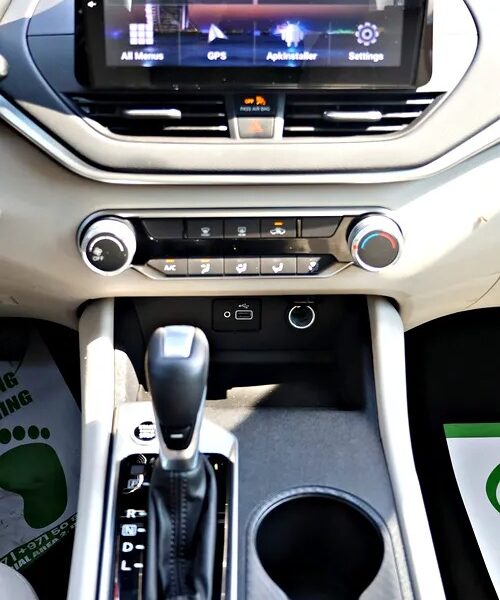 2022 Nissan Altima S 4 Cylinder Engine White Beige