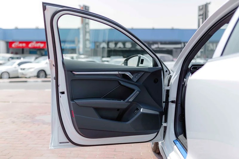 2025 Audi A3 35 TFSI S-Tronic 1.5T TFSI Turbocharged 4 Cylinder White Black