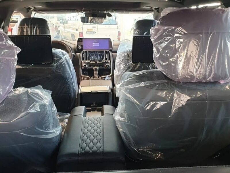 2024 Lexus LX 600 VIP EDITION 6 Cylinder Engine White Black