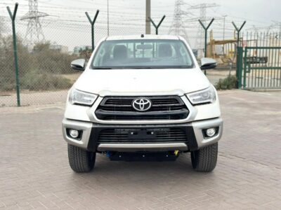 2025 Toyota Hilux SR 2.7L Petrol White Red GCC Specs