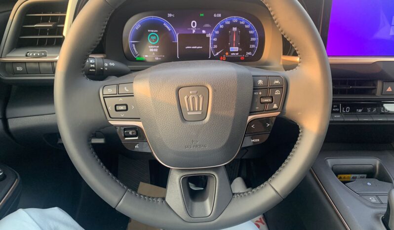 2023 Toyota Crown 2.5 L Inline‑4 Hybrid e‑CVT AWD White