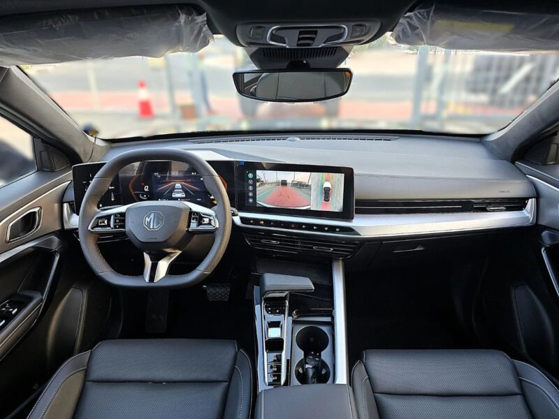 MG One MG One 1.5 LUX SUV FWD 5Doors Black Color 2024