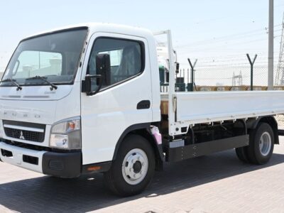 2024 Mitsubishi Fuso Canter MITSUBISHI CANTER CARGO 4.2L DSL SCABIN 4X2 MT White
