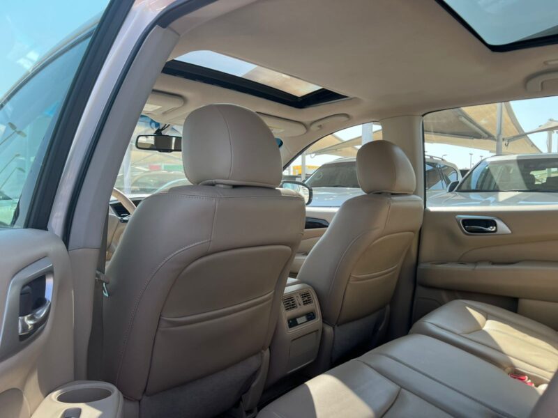 2015 Nissan Pathfinder V6 SV Full Option GCC Specs White Beige