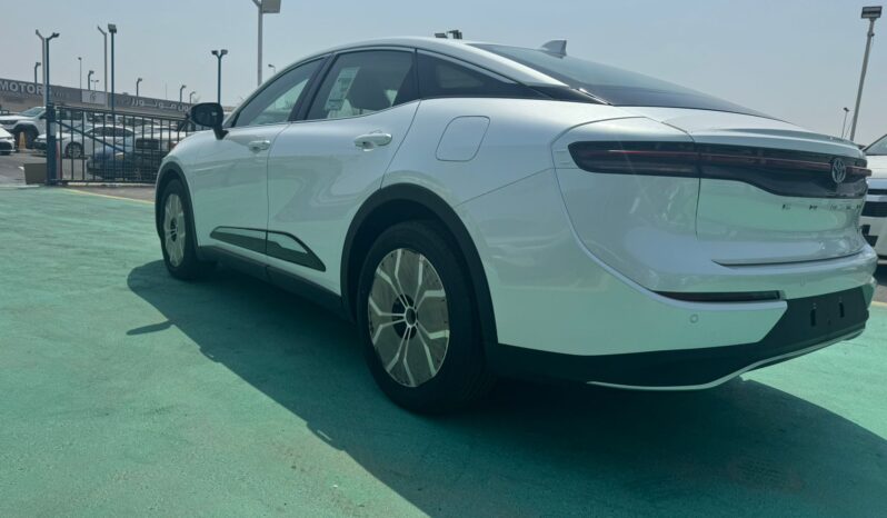 2023 Toyota Crown 2.4-litre turbocharged Hybrid inline-4 engine White Beige