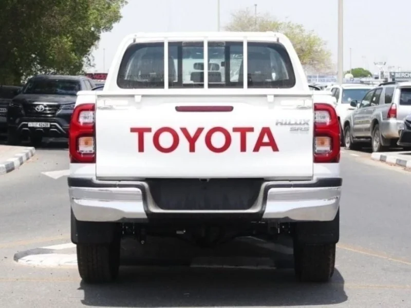 2025 Toyota Hilux 2.4L Diesel MT 4 Cylinder Engine White Black