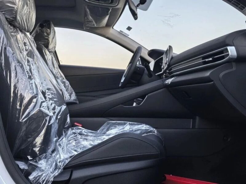 Hyundai Elantra 2025 Hyundai Elentra 1.5L CVT GLX Elite White Black