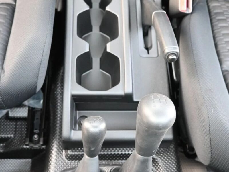 2026 Mitsubishi L200 L200 2.4L GL SCAB 4WD 5MT DIESEL M-LINE White Grey