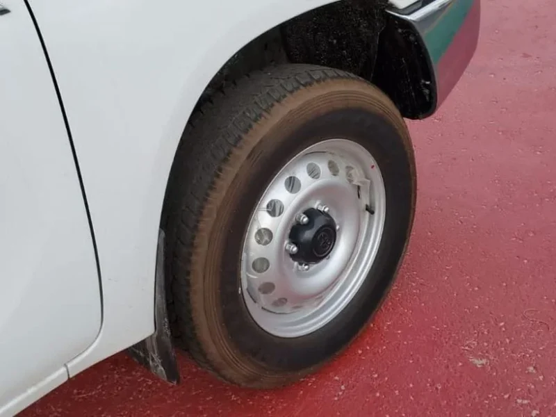 2025 Toyota Hilux Double Cabin 2.4L 4 Cylinder Diesel 4x4 White Black