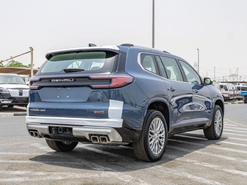 GMC Acadia GMC Acadia Denali 2.5 litre 4 Cylinder AWD 2024 Blue White