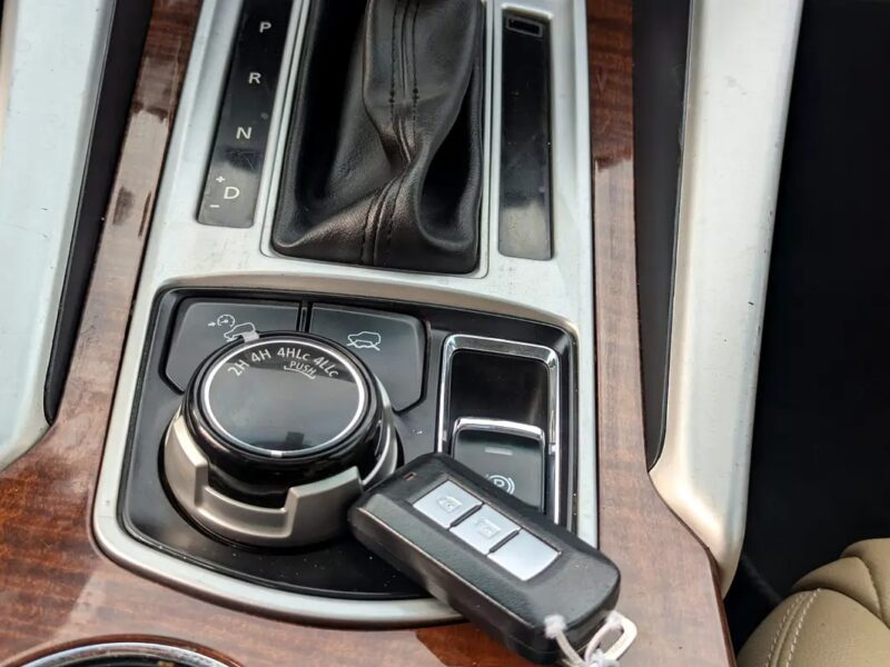 2016 Mitsubishi Montero Sport GLS 4WD Top Line 6 Cylinder Bronze Beige GCC