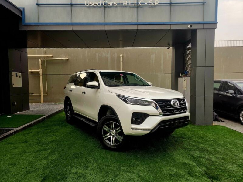 2018 Toyota Fortuner EXR V4 2.7L NEW SHAPE White Tan GCC Specs
