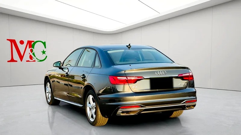 2021 Audi A4 40 TFSI 4 Cylinder Engine SUPER CLEAN CAR Grey Black