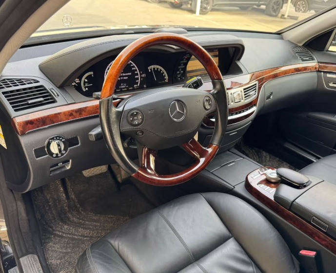 2008 MERCEDES-BENZ S550 V8 Black AUCTION GRADE 4/B