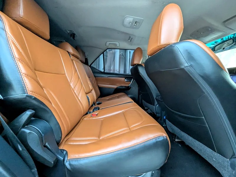 2020 Toyota Fortuner EXR 4X4 V4 2.7L GCC EXCELLENT CONDITION Black Brown