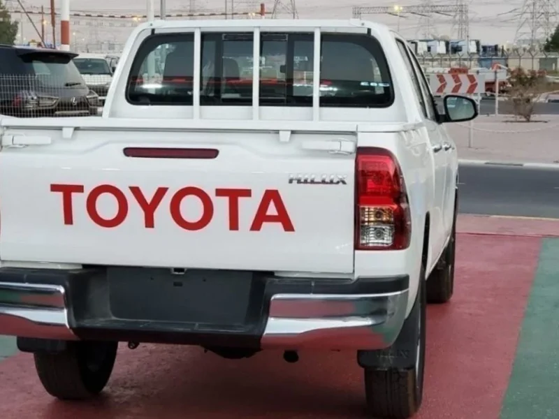 2025 Toyota Hilux Double Cabin 2.4L 4 Cylinder Diesel 4x4 White Black