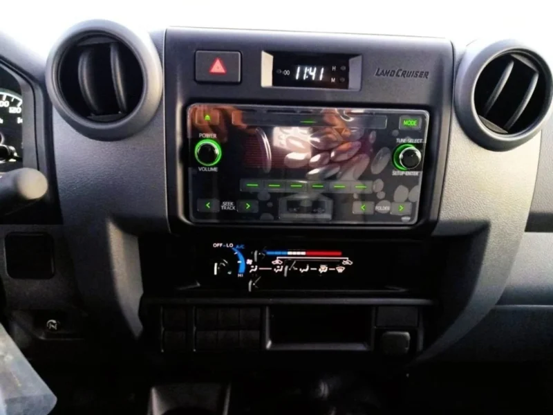 2025 Toyota Land Cruiser Pick Up Double Cabin Diesel 4.2L 6V MT White Grey