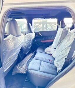 2024 Mitsubishi Outlander 2.5 litre 4 Cylinder Engine White Black