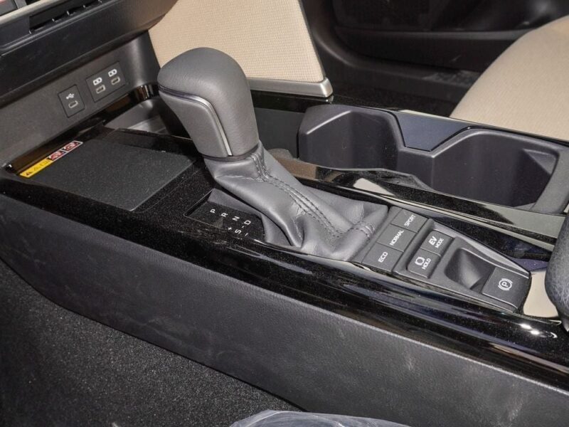 2025 Toyota Camry LE HEV 2.5L 4 Cylinder Engine Hybrid White Beige