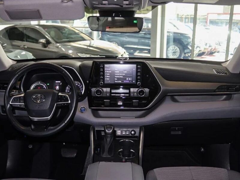 2022 Toyota Highlander GLE 2.5L Hybrid AWD A/T Grey White