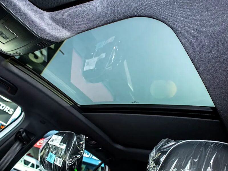 2025 Volkswagen T-Roc R-Line 4 Cylinder Engine Petrol White Black