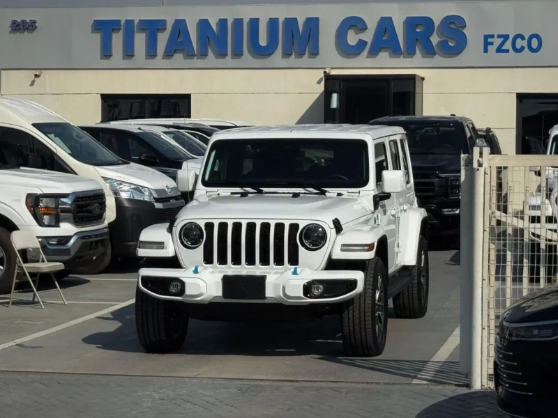 Jeep Wrangler Wrangler 4XE 2.0L Turbo PHEV 2023 White Black