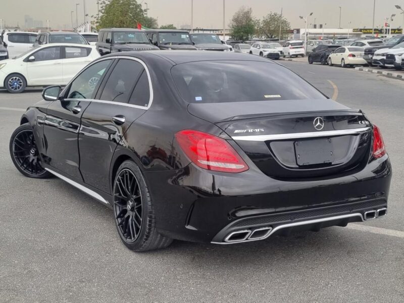 MERCEDES-BENZ C63S 4.0-liter twin-turbocharged V8 Engine BLACK 2016
