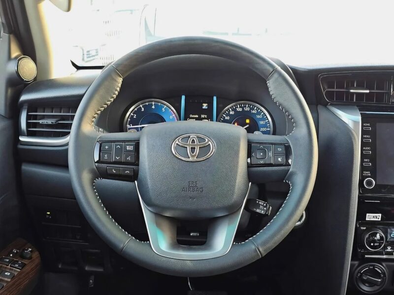 2024 Toyota Fortuner FULL OPTION 2.7L V4 PETROL GCC Bronze Black